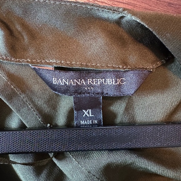 Banana Republic Deep Green V-Neck Tunic - Picture 4 of 4